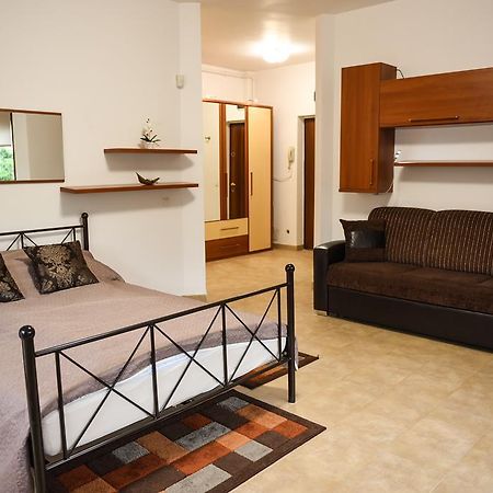 Modern Apartment Near City Center 클루지나포카 외부 사진
